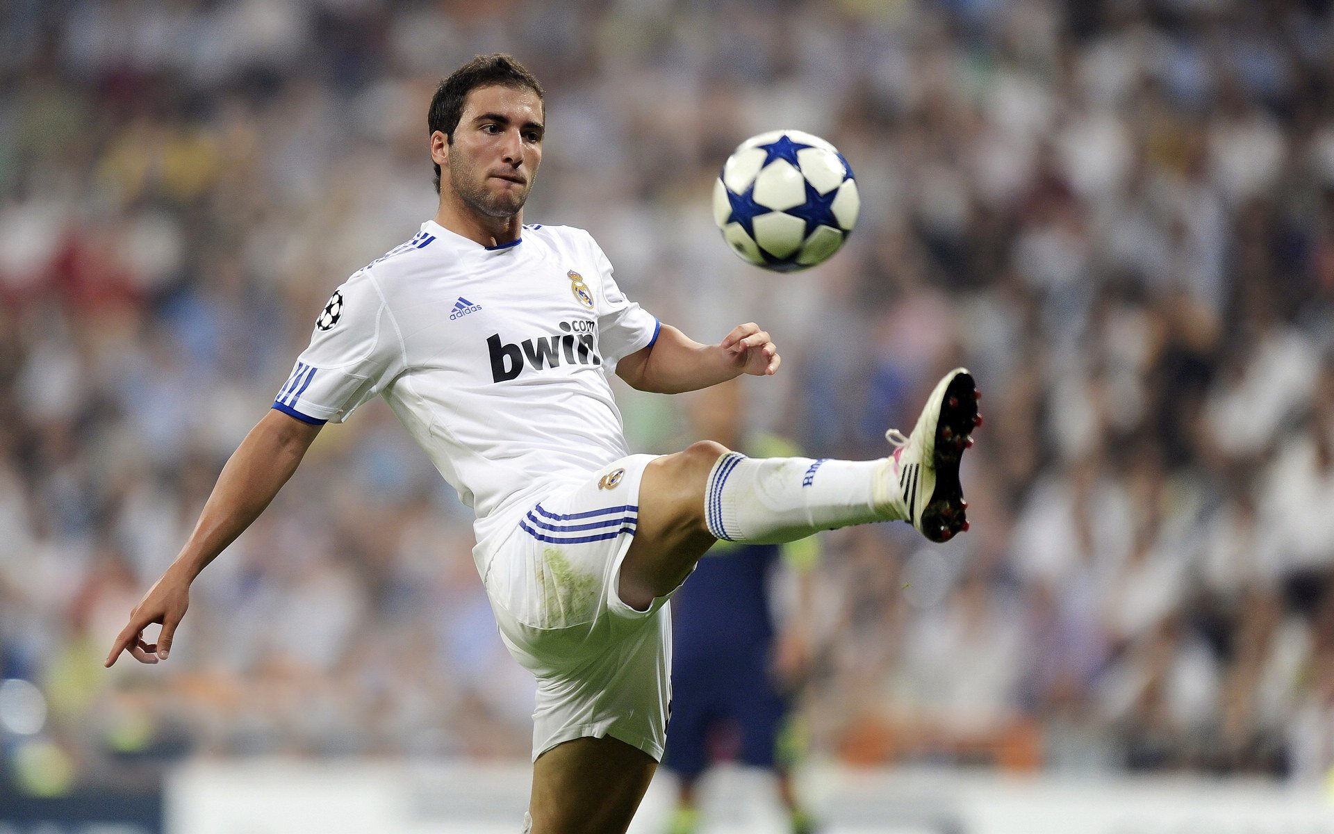 欧冠｜16连胜前无古人，拜仁2_1击败巴黎圣日耳曼独享殊荣，2020欧冠拜仁全胜